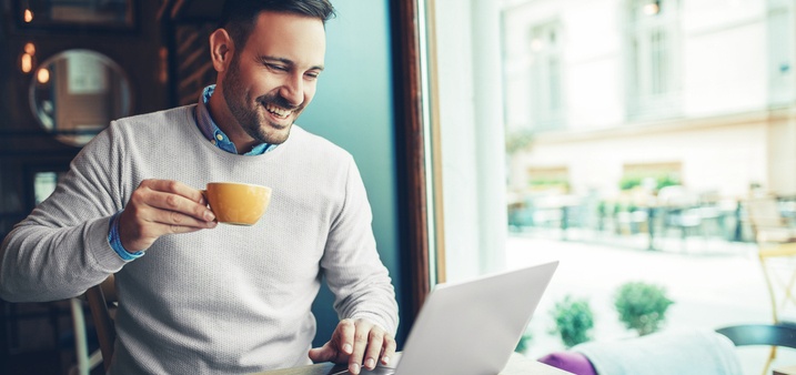 Freelance paralegal in cafe