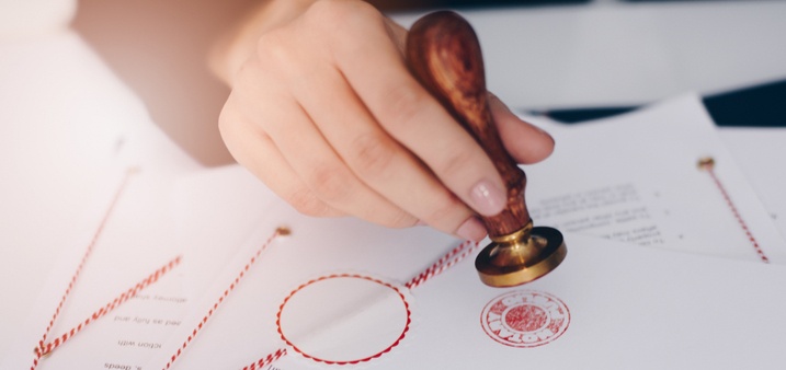 9 myths about notary publics - One Legal