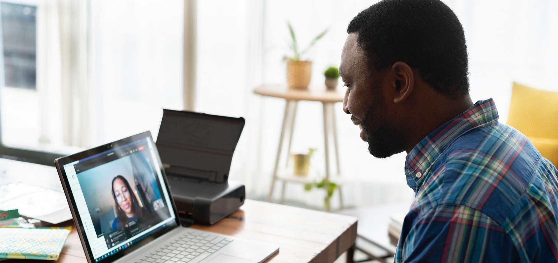 6 tips to look more professional in virtual meetings
