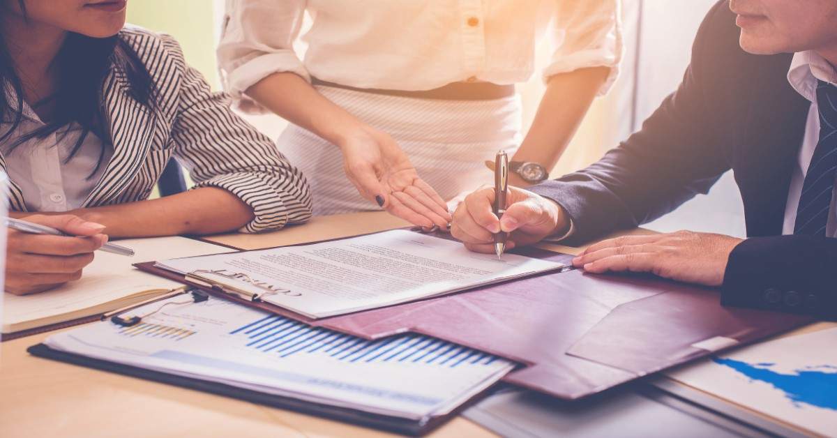 Can Non Lawyers Draft Contracts